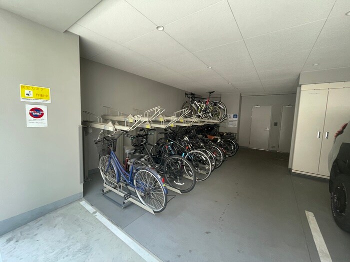 物件外観写真6　(駐輪場)