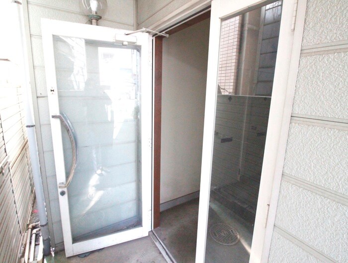 物件外観写真5　(エントランス部分)