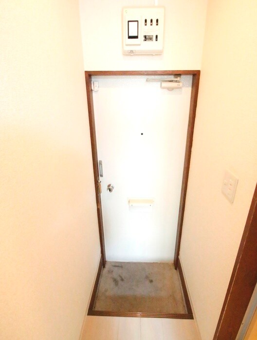 物件内観写真15　(玄関)