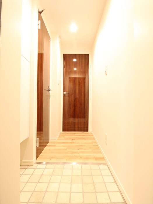 物件内観写真17　(玄関)