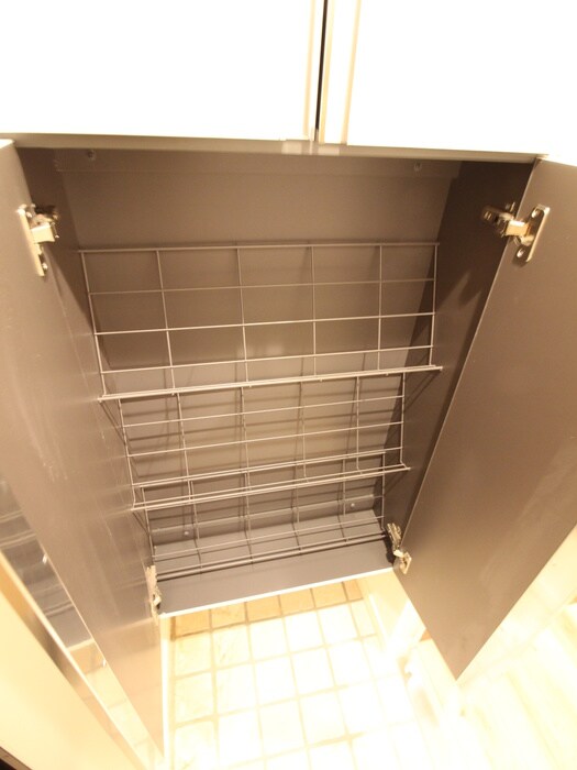 物件内観写真18　(靴箱)