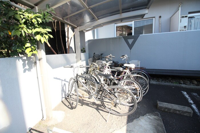物件外観写真6　(駐輪場)