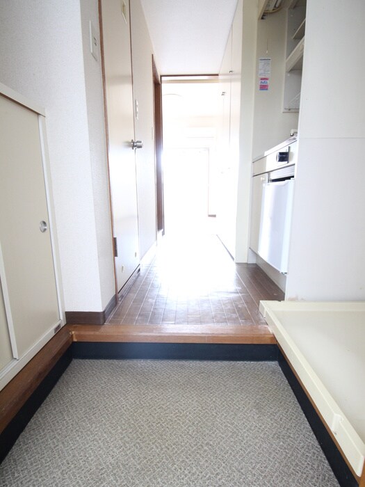 物件内観写真10　(玄関)