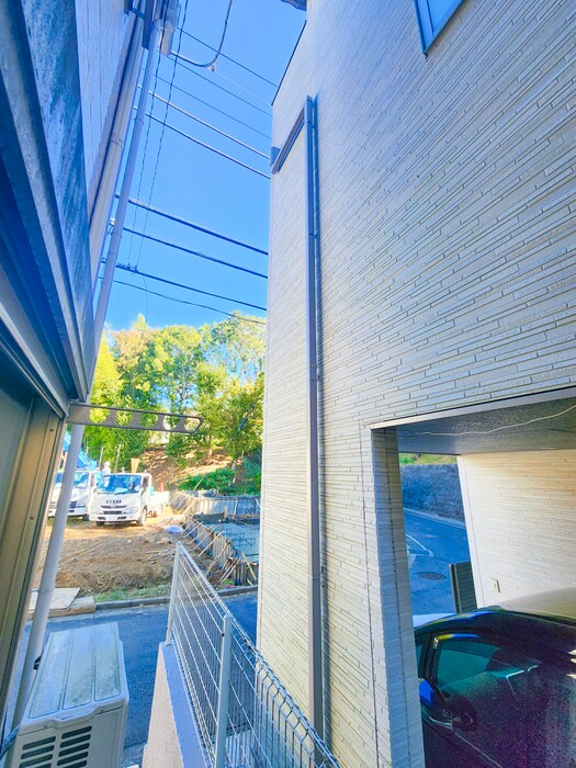 物件内観写真16　(室内からの展望)