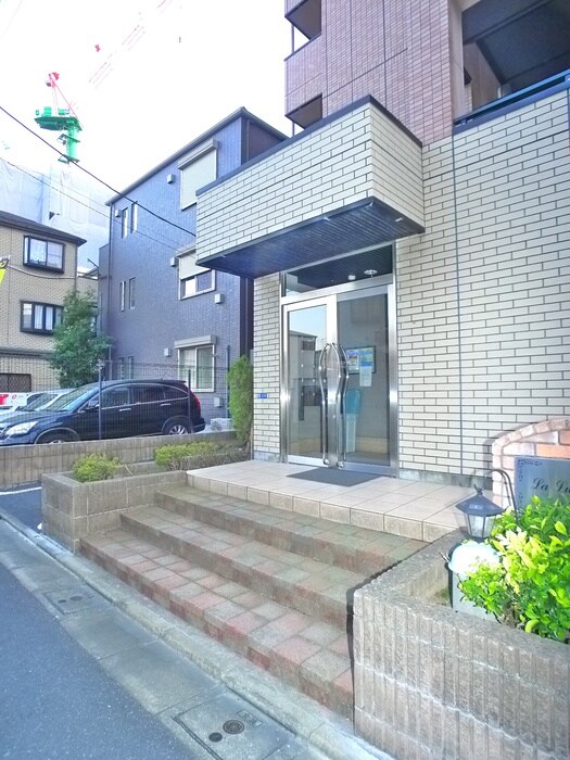 物件外観写真4　(エントランス部分)