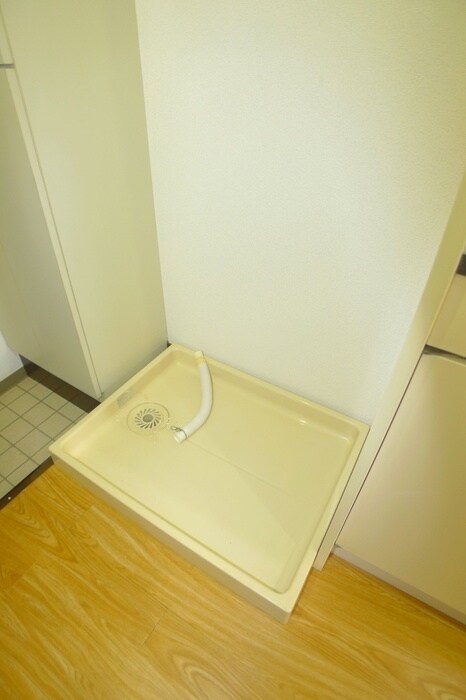 物件内観写真16　(洗濯機置場)