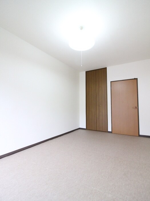 物件内観写真11　(室内からの展望)