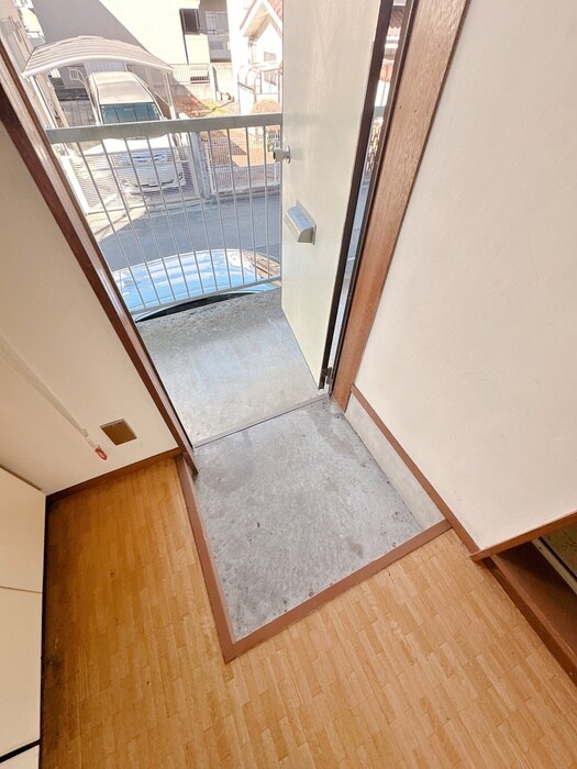 物件内観写真16　(玄関)