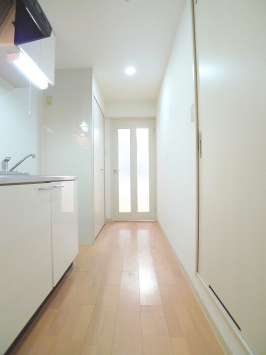 物件内観写真8　(廊下)