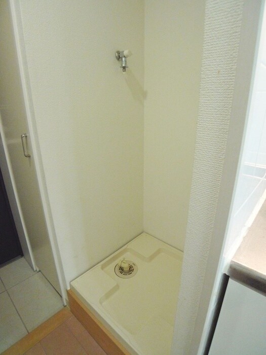 物件内観写真17　(洗濯機置場)