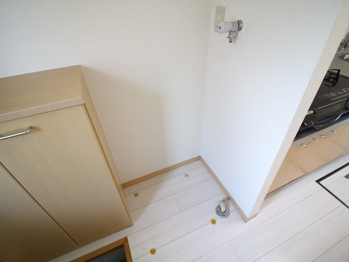 物件内観写真12　(洗濯機置場)