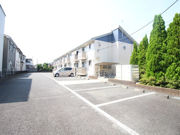 物件外観写真4　(駐車場)