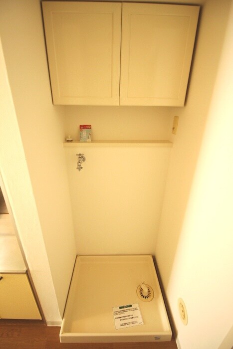 物件内観写真16　(洗濯機置場)