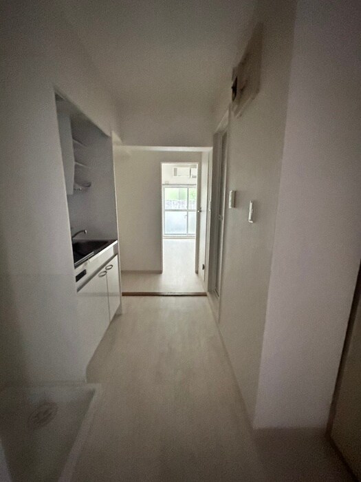 物件内観写真9　(廊下)