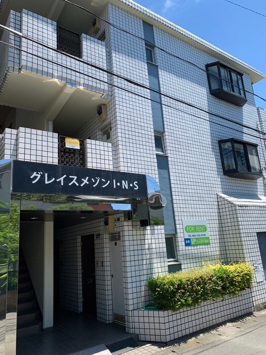 物件外観写真3　(エントランス部分)