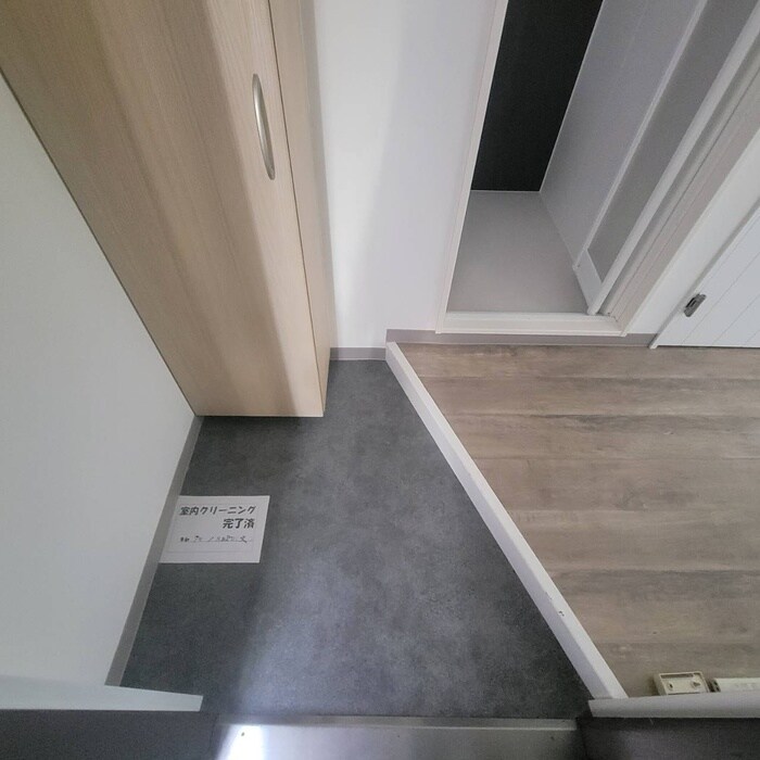 物件内観写真18　(玄関)