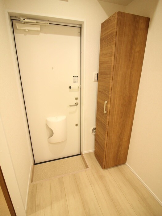 物件内観写真16　(玄関)