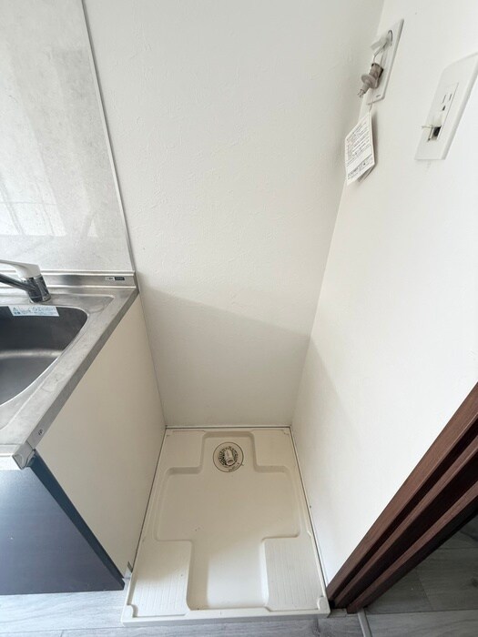 物件内観写真14　(洗濯機置場)