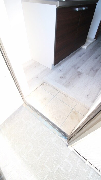 物件内観写真16　(玄関)