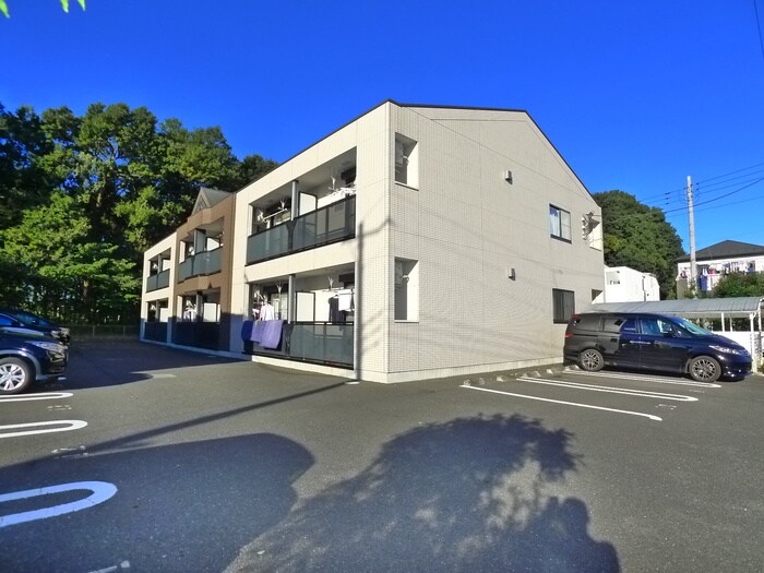 物件外観写真5　(駐車場)