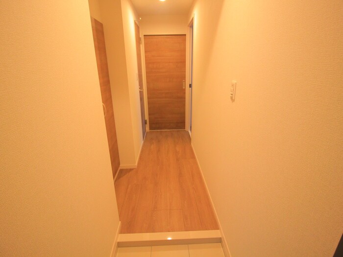物件内観写真10　(玄関)
