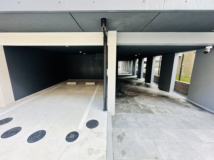 物件外観写真4　(駐車場)