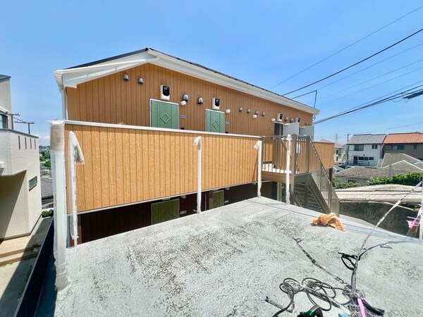 建築中