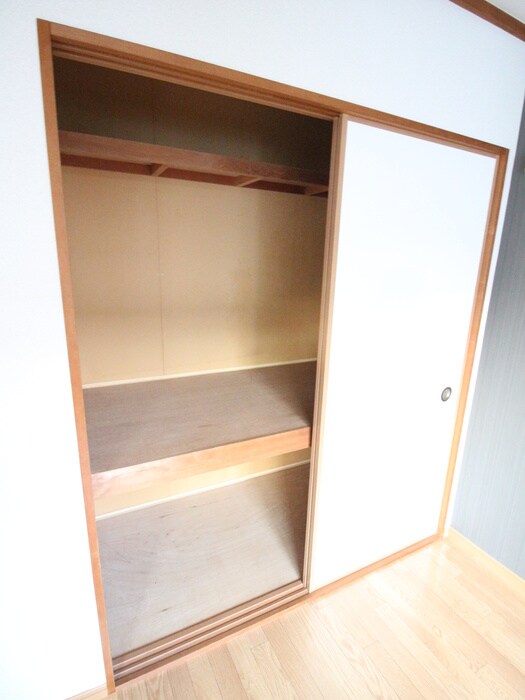 物件内観写真12　(収納)