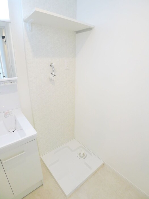 物件内観写真16　(洗濯機置場)