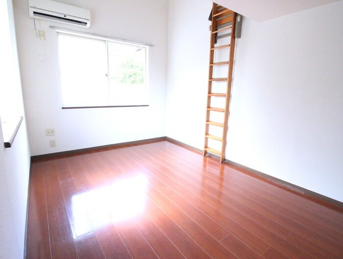 物件内観写真4　(居室)