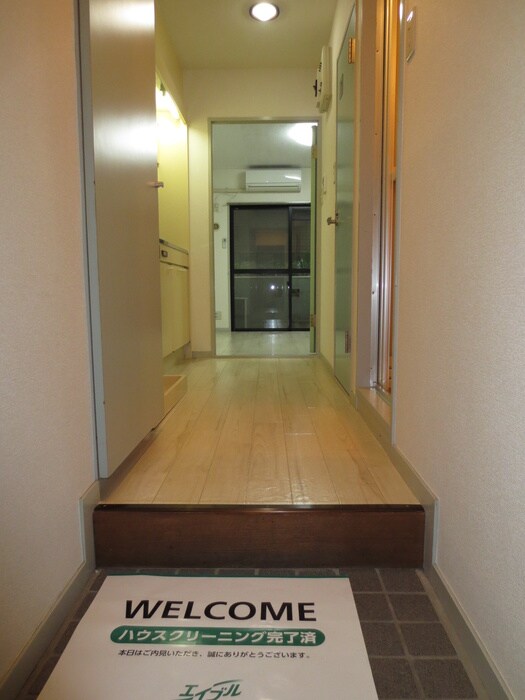 物件内観写真11　(玄関)