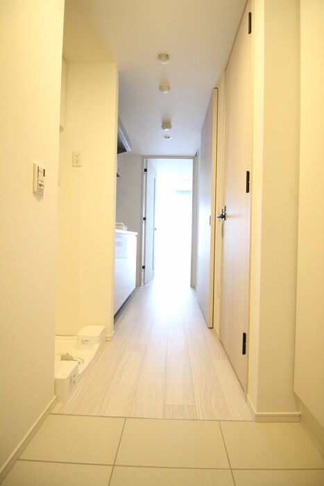 物件内観写真16　(玄関)