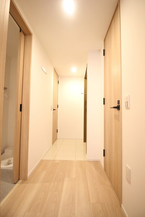 物件内観写真19　(廊下)
