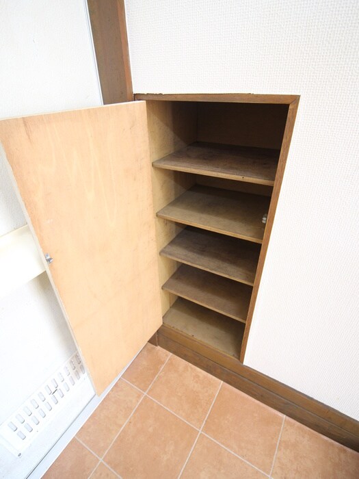 物件内観写真8　(靴箱)