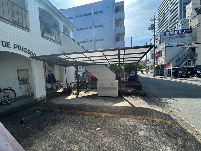 物件外観写真4　(エントランス部分)