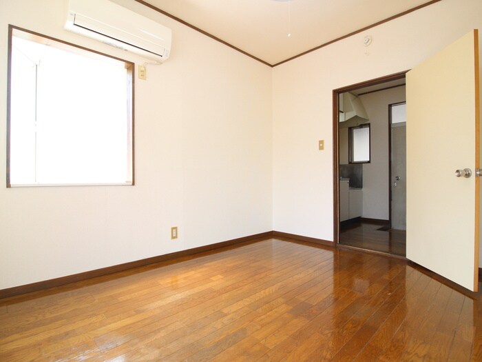 物件内観写真10　(居室)