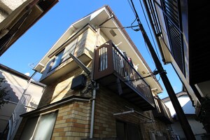 Ｃｈａｒｉｎｇ　Ｃｒｏｓｓ外観写真