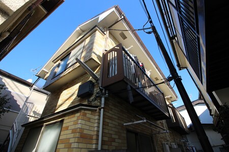 Ｃｈａｒｉｎｇ　Ｃｒｏｓｓ外観写真