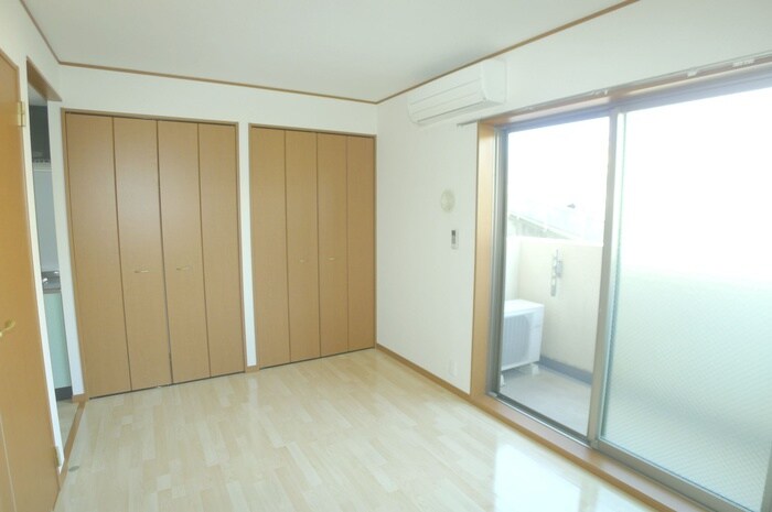 物件内観写真9　(室内からの展望)