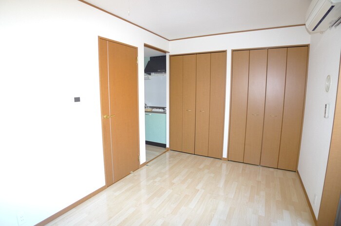 物件内観写真9　(居室)