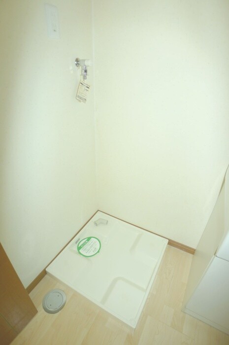 物件内観写真14　(洗濯機置場)