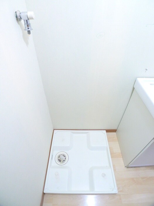 物件内観写真14　(洗濯機置場)