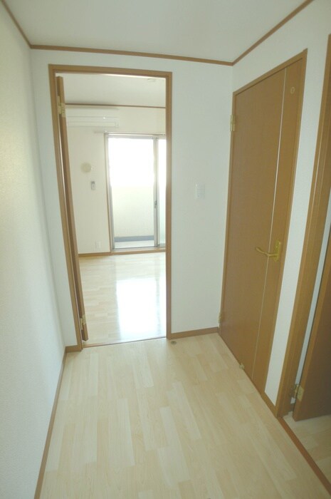 物件内観写真17　(廊下)