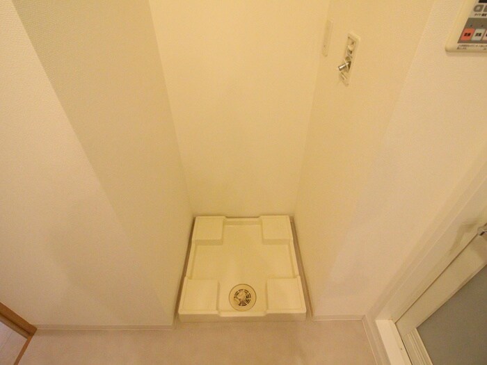 物件内観写真14　(洗濯機置場)