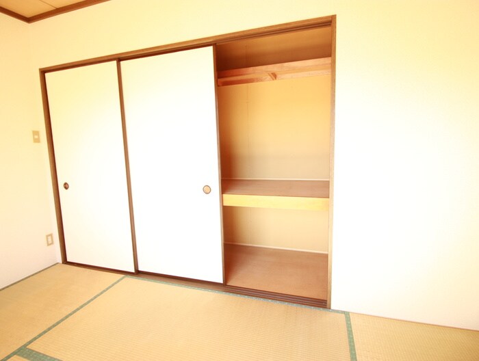 物件内観写真16　(収納)