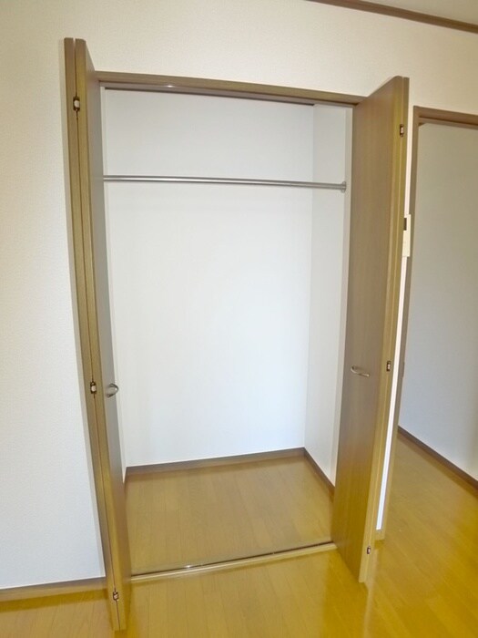 物件内観写真12　(収納)