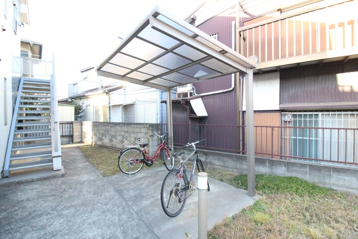物件外観写真3　(駐輪場)