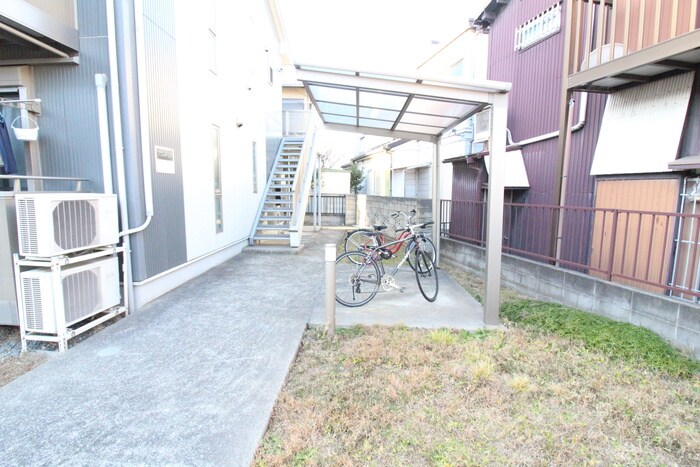 物件外観写真4　(エントランス部分)