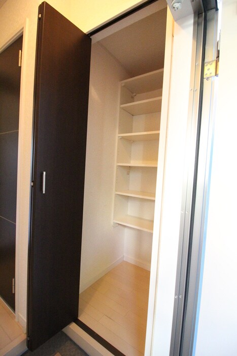 物件内観写真10　(靴箱)