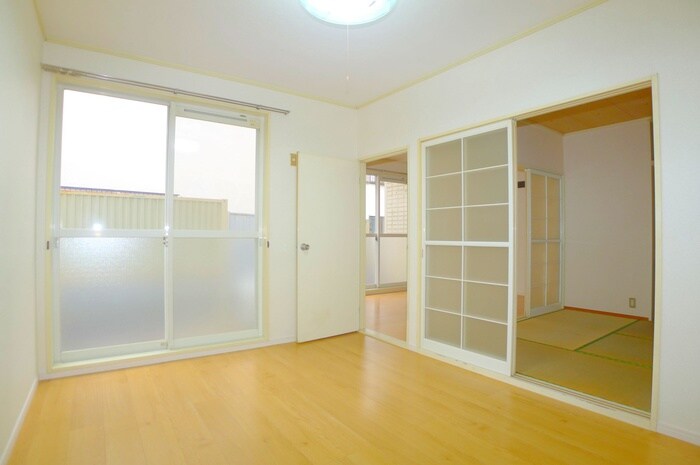 物件内観写真8　(居室)